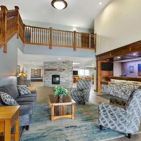 Quality Inn & Suites Fort Madison Near Hwy 61 Exteriör bild