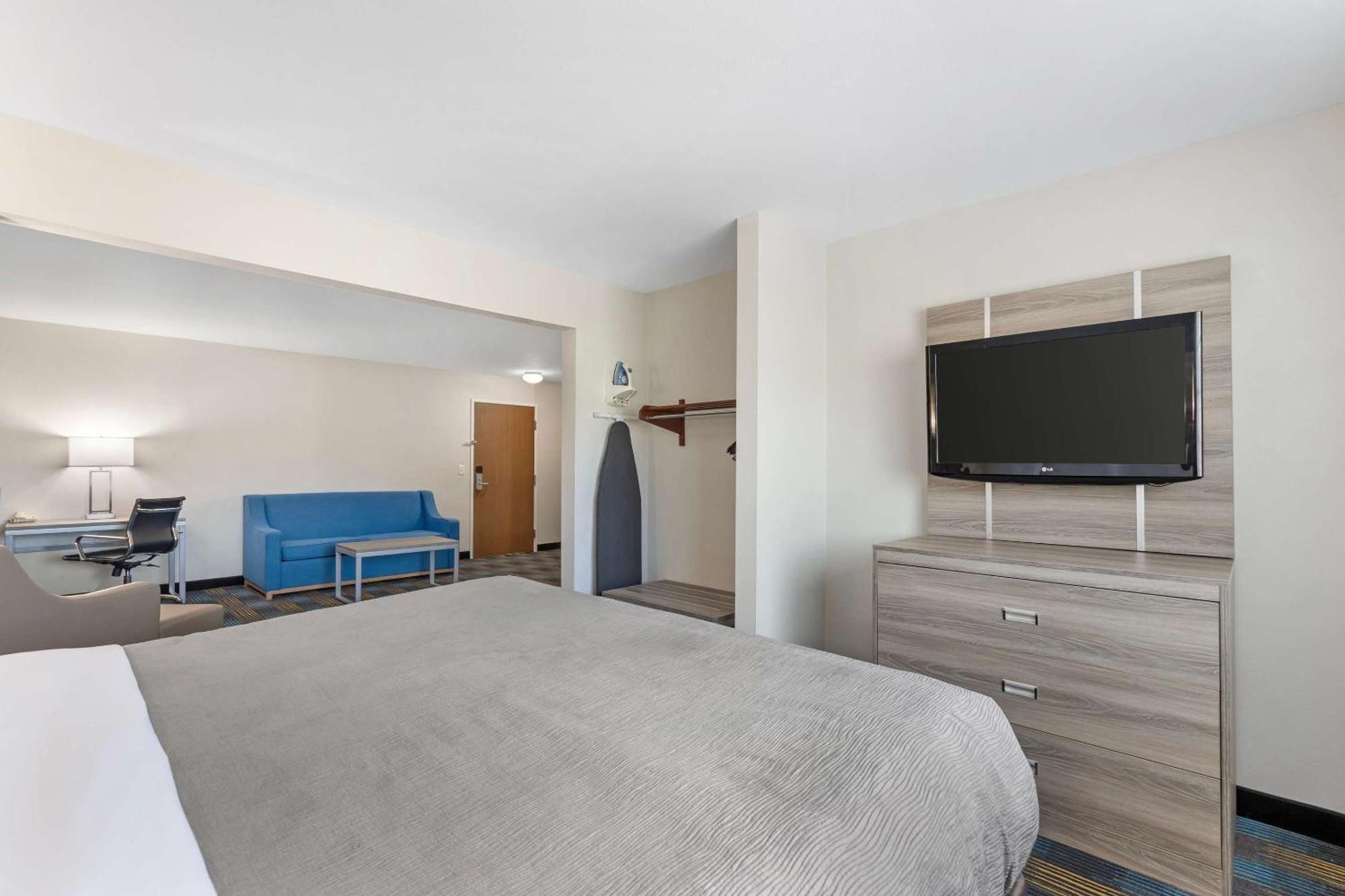 Quality Inn & Suites Fort Madison Near Hwy 61 Exteriör bild