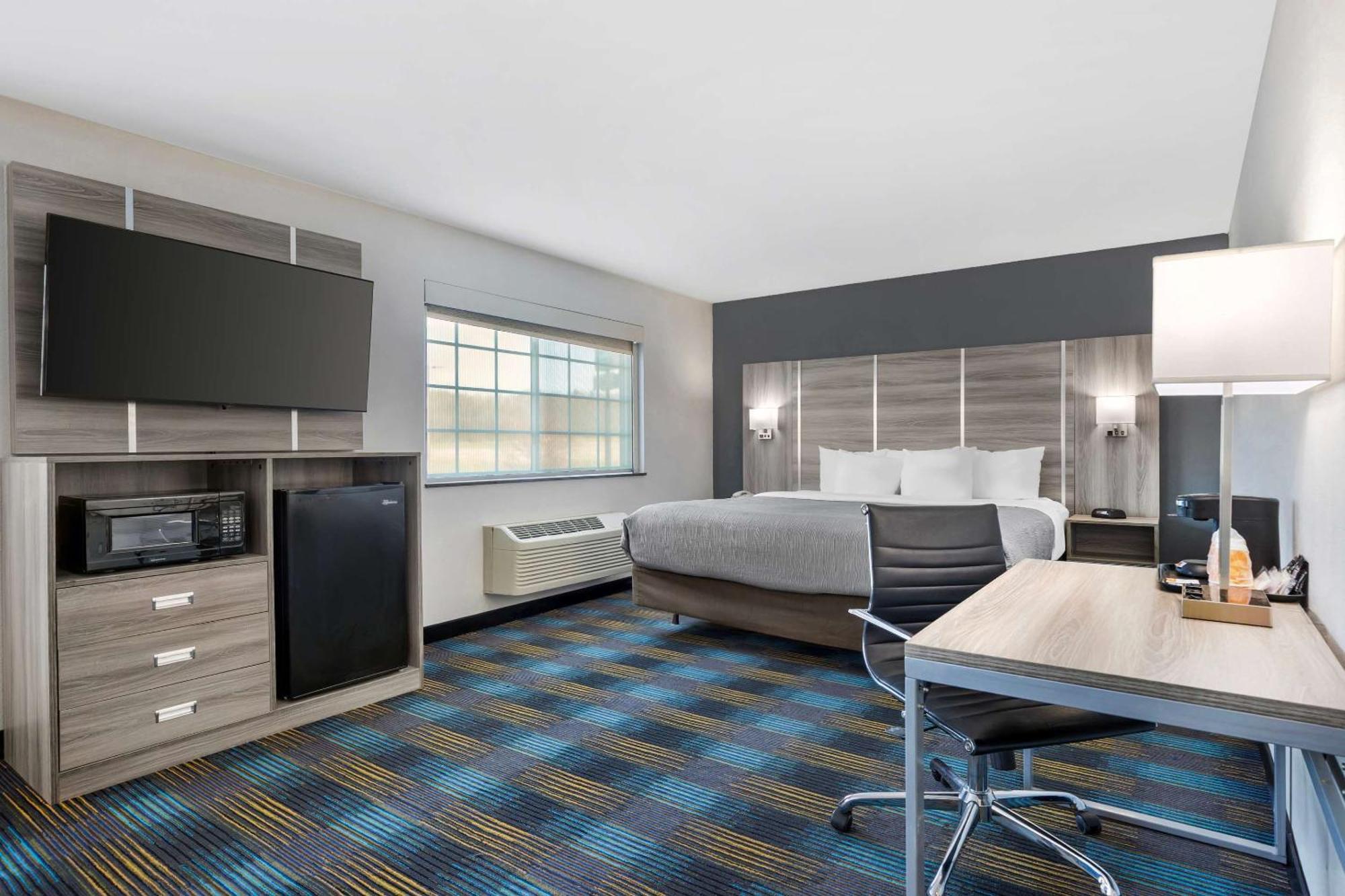 Quality Inn & Suites Fort Madison Near Hwy 61 Exteriör bild